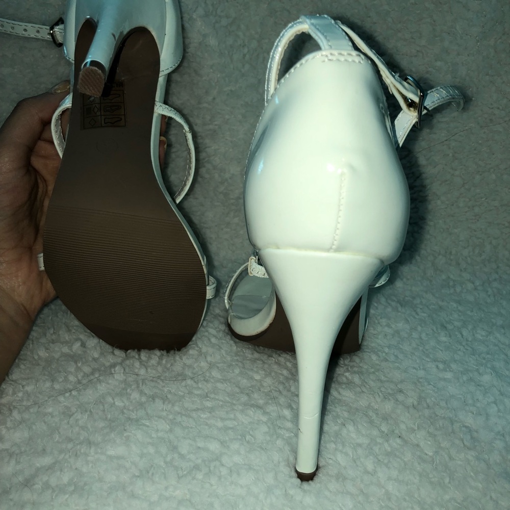 White heels. Size 3